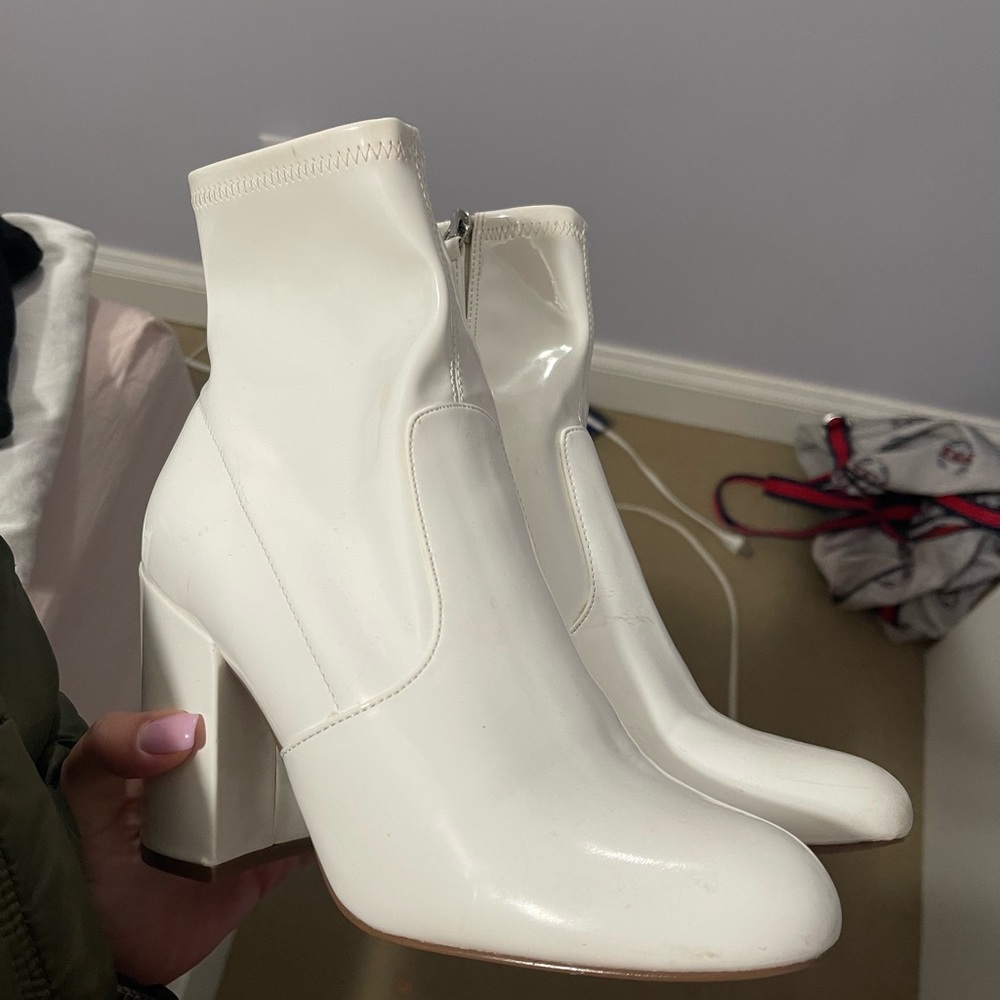White Steve Madden Booties Size 7.5 US